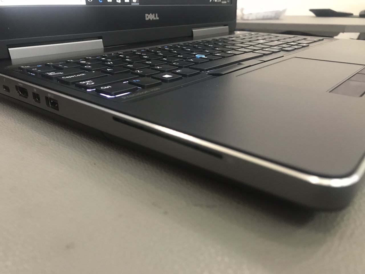 dell-precision-7520-3